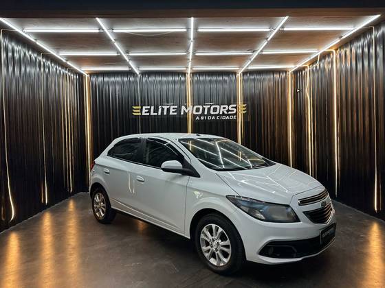 CHEVROLET ONIX 1.4 MPFI LTZ 8V FLEX 4P AUTOMÁTICO CHEVROLET ONIX 1.4 MPFI LTZ 8V FLEX 4P AUTOMÁTICO